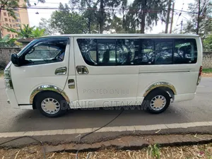 Toyota HiAce 2015 White
