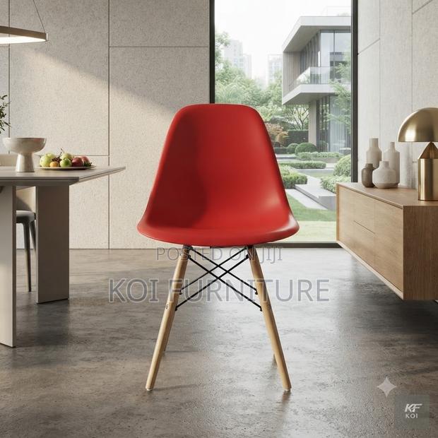 Dining Chairs; Plastic Eames Dining Chair With 4 Wooden Legs - thumbnail 5