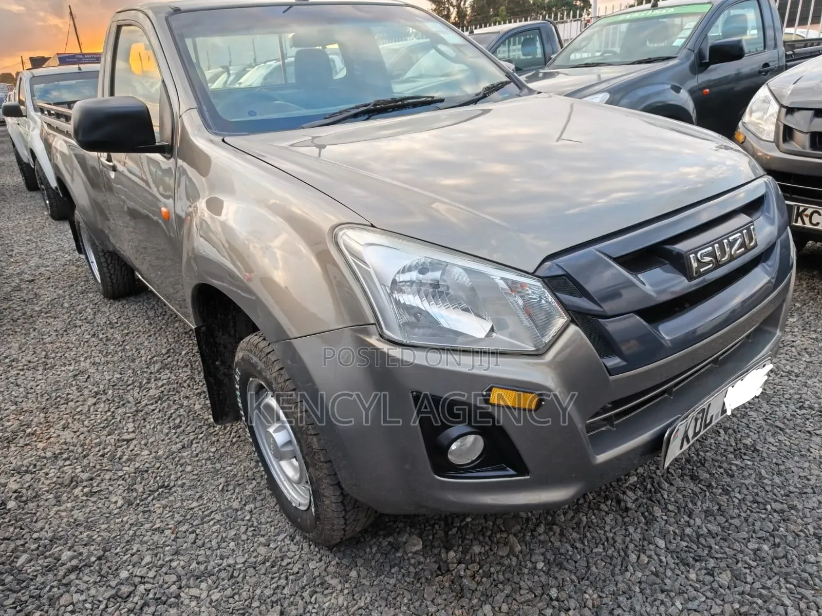 Isuzu D-MAX 2023 Gray