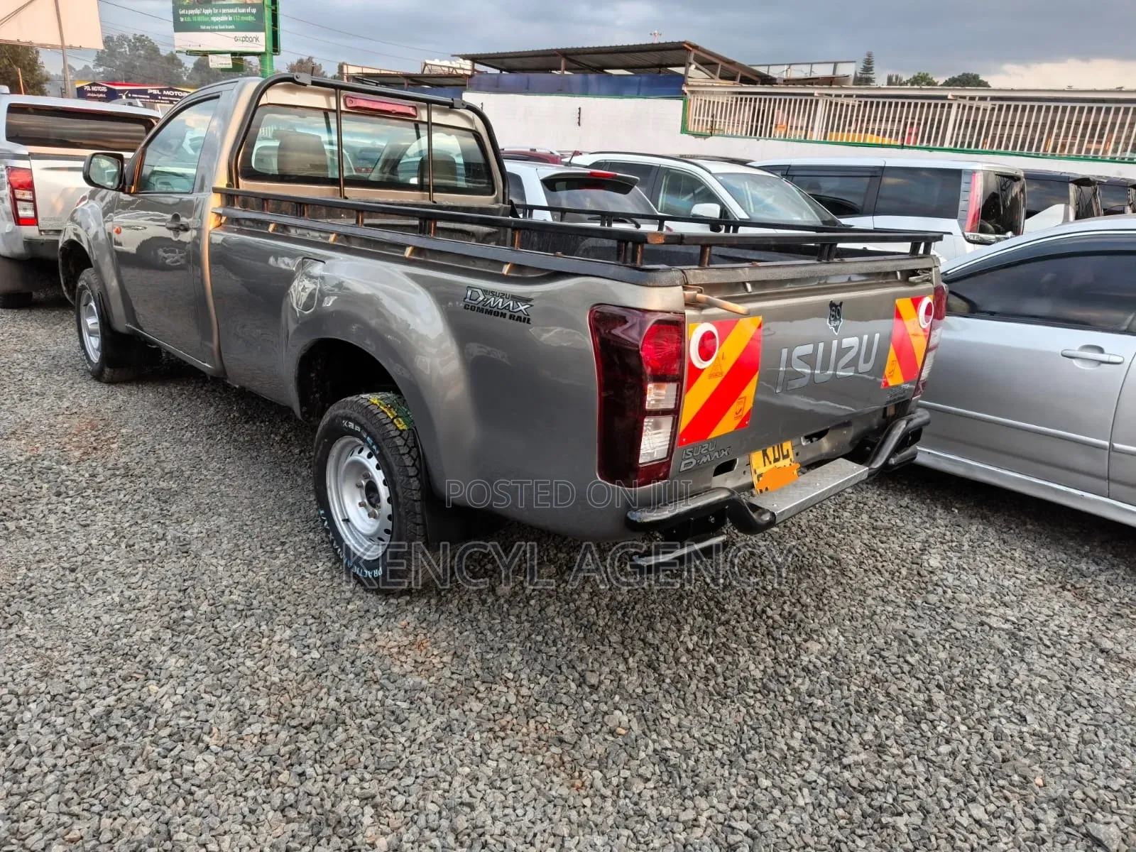 Isuzu D-MAX 2023 Gray