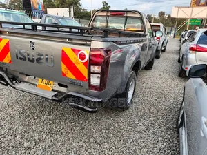 Isuzu D-MAX 2023 Gray
