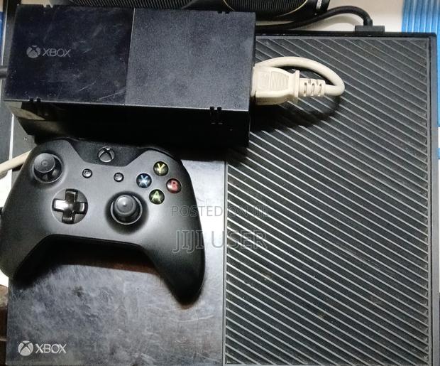 Standard Xbox One 500gb Console - thumbnail 2