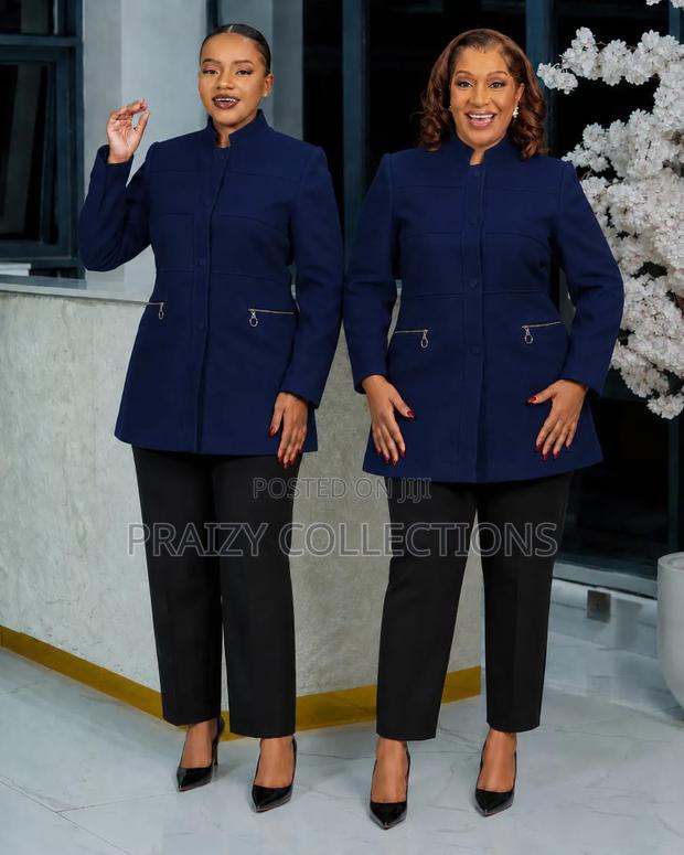 Elegantly Tailored Trenchcoat, Featuring Functional Zip Pockets - thumbnail 2