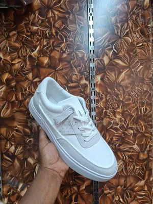 Adidas Casual
All White