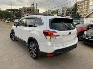 Subaru Forester Premium AWD 2019 White