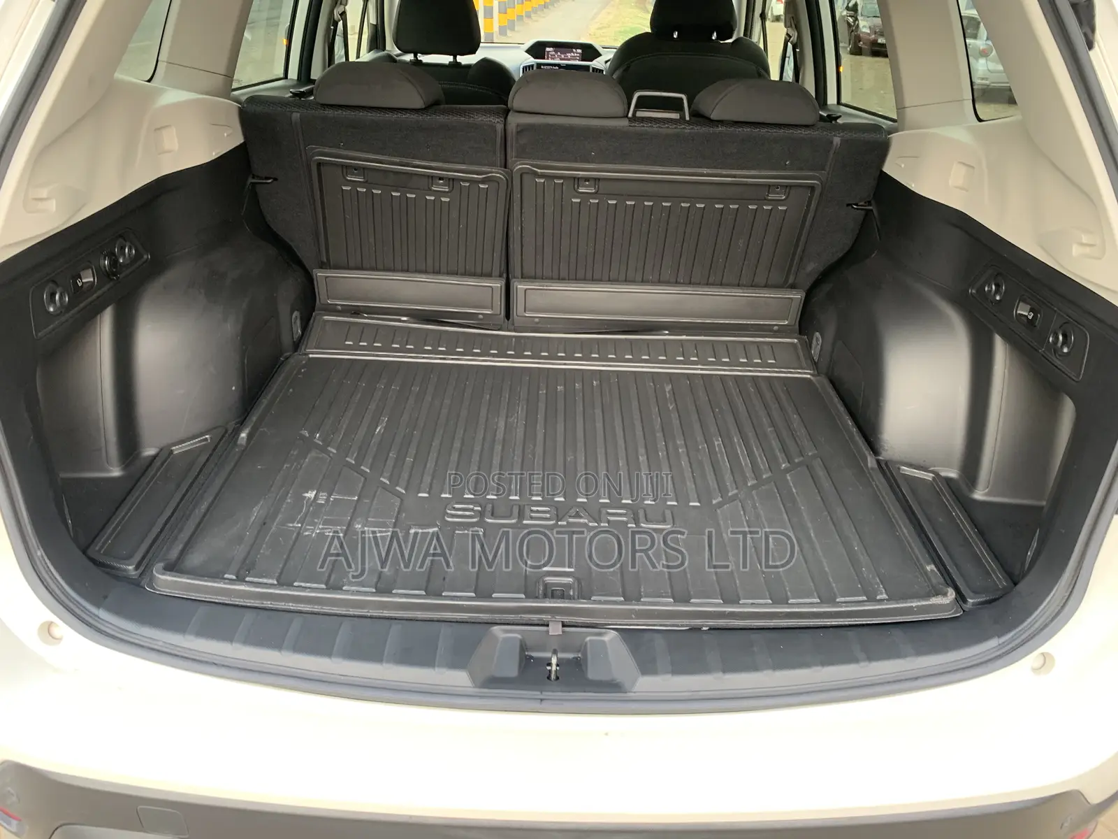 Subaru Forester Premium AWD 2019 White