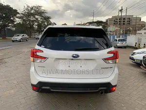 Subaru Forester Premium AWD 2019 White