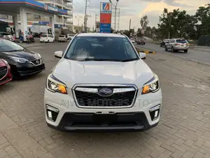 Subaru Forester Premium AWD 2019 White