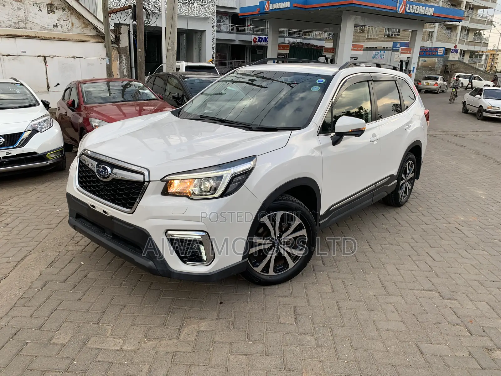 Subaru Forester Premium AWD 2019 White