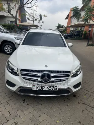 Mercedes-Benz GLC-Class GLC250 Sport Utility 4-Door (2.0L, 4cyl Turbo)