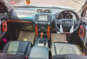 Toyota Land Cruiser Prado 2017 Silver