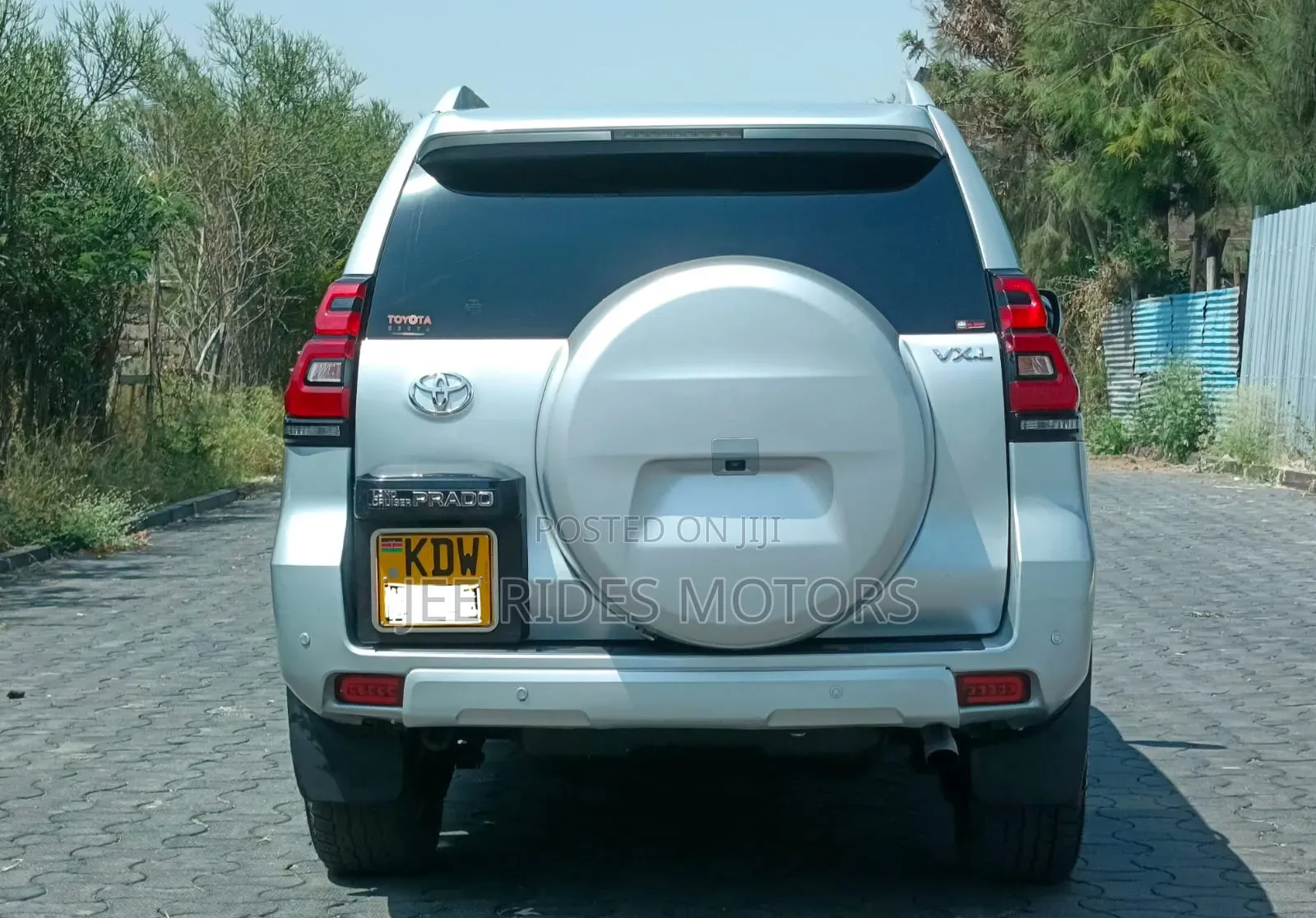 Toyota Land Cruiser Prado 2017 Silver