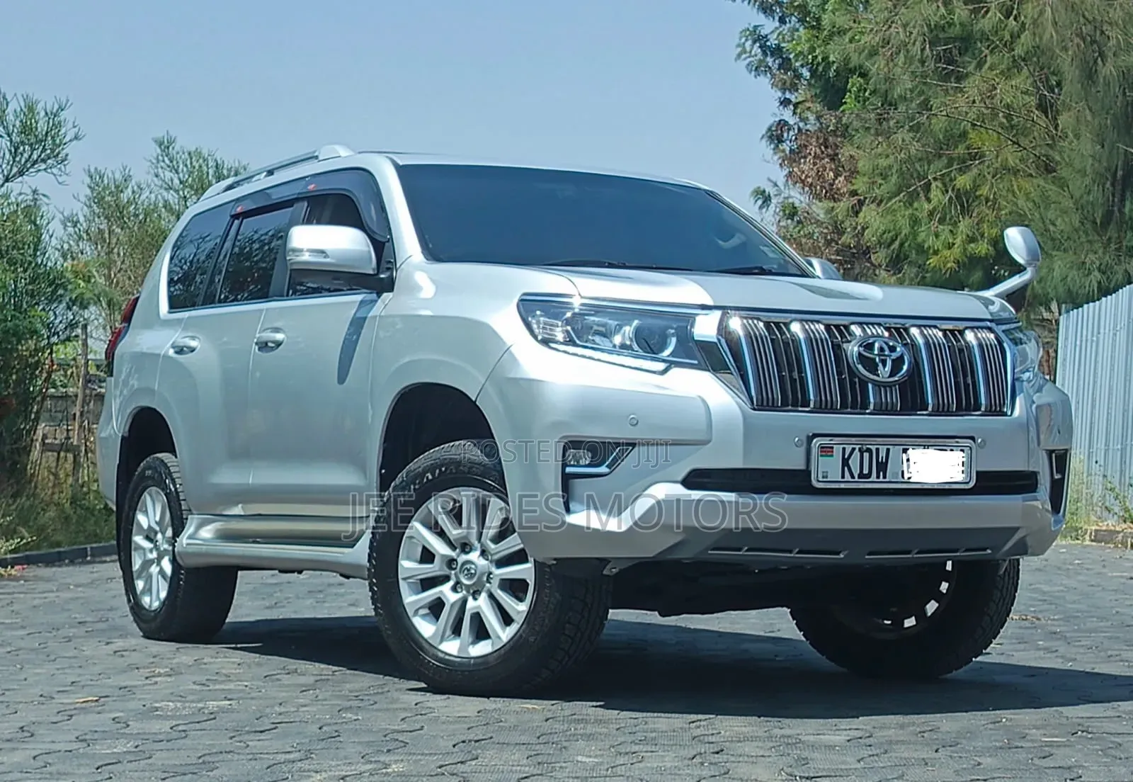Toyota Land Cruiser Prado 2017 Silver