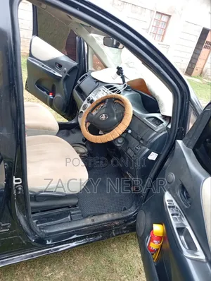 Toyota Ractis 1.3 FWD 2008 Black