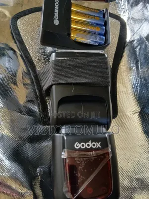 Godox Tt600 Speedlight + Rechargeable Battery + Flash Reflector
