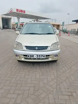 Toyota Raum 2005 Gold