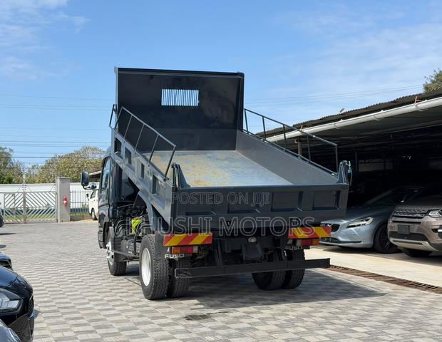 Mitsubishi Fuso Canter - thumbnail 4