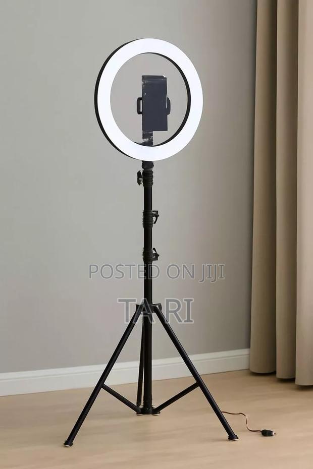 F/1.8 Photography - main view