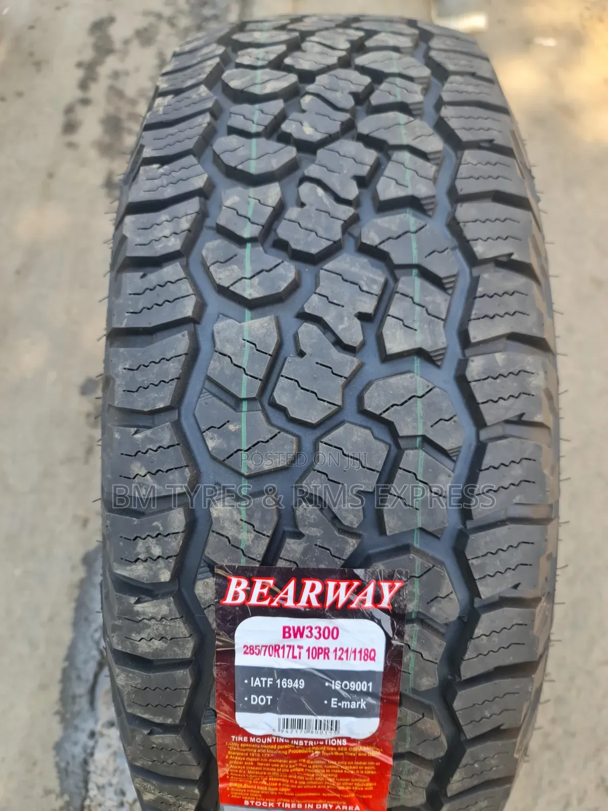 Lt 285 /70 R17 Bearway Tires (Bw 3300)
