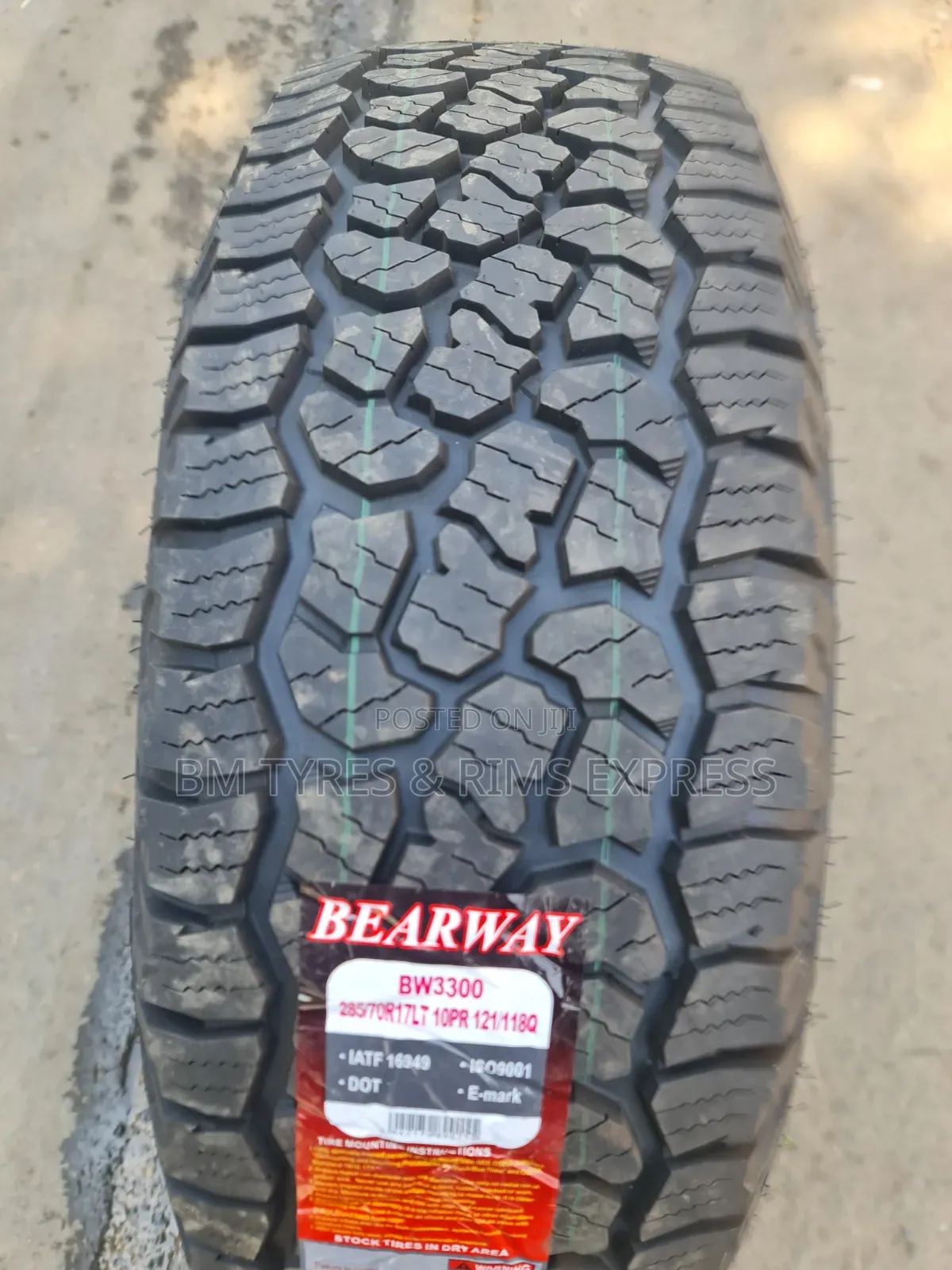 Lt 285 /70 R17 Bearway Tires (Bw 3300)