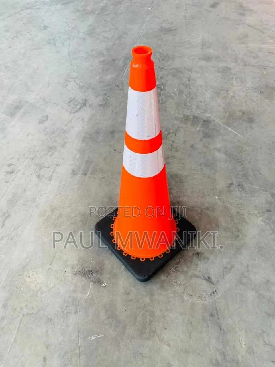 High-visibility Heavy Duty Traffic Safety Cones
