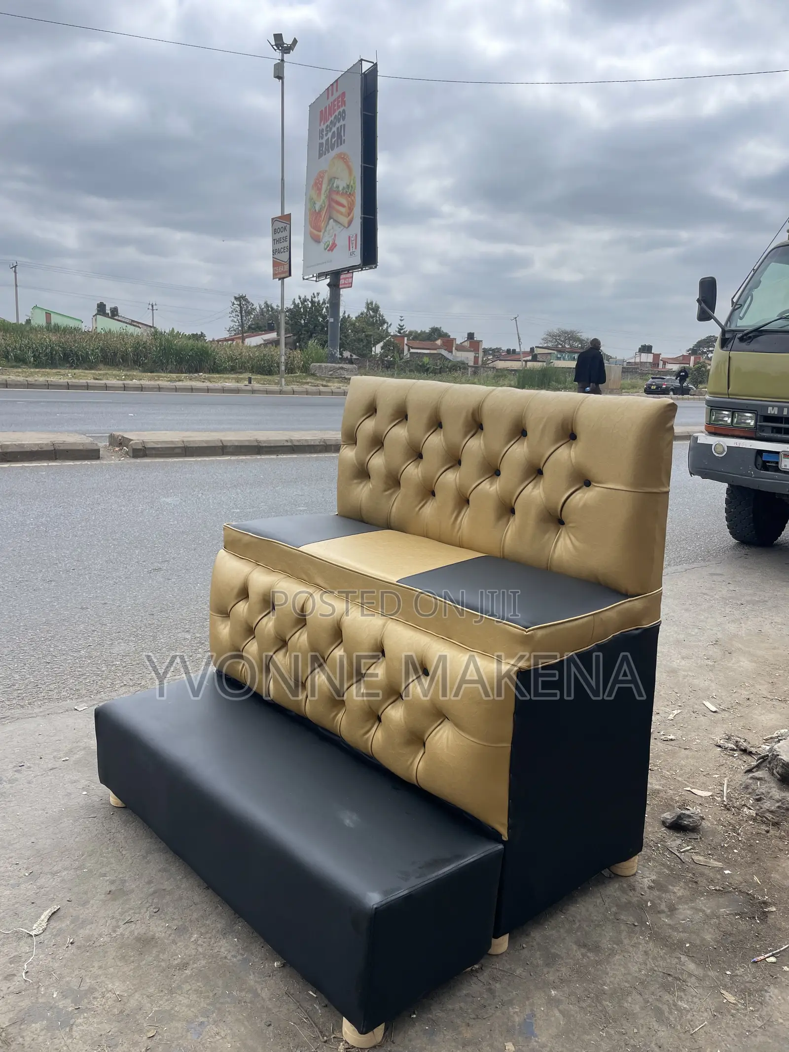 Black Gold Pedicure Sofa