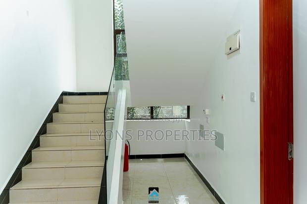5bdrm Villa in Hardy for rent - thumbnail 9
