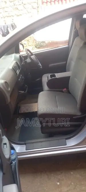 Toyota Passo 2014 Silver
