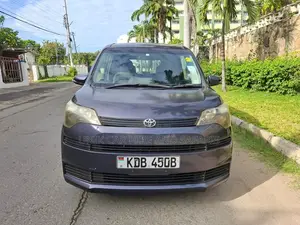 Toyota Spade 1.3 2013 Purple