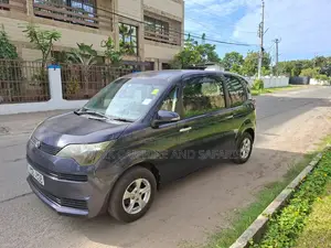 Toyota Spade 1.3 2013 Purple