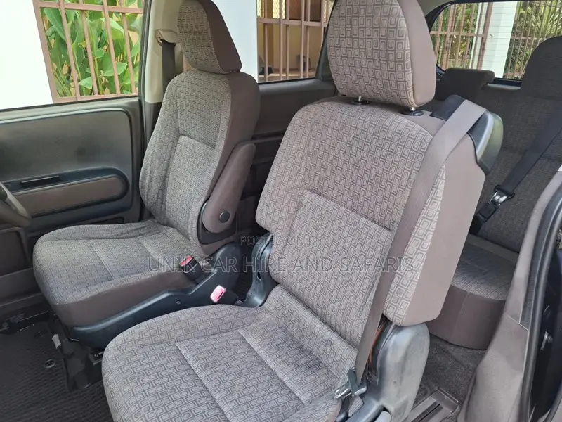 Toyota Spade 1.3 2013 Purple