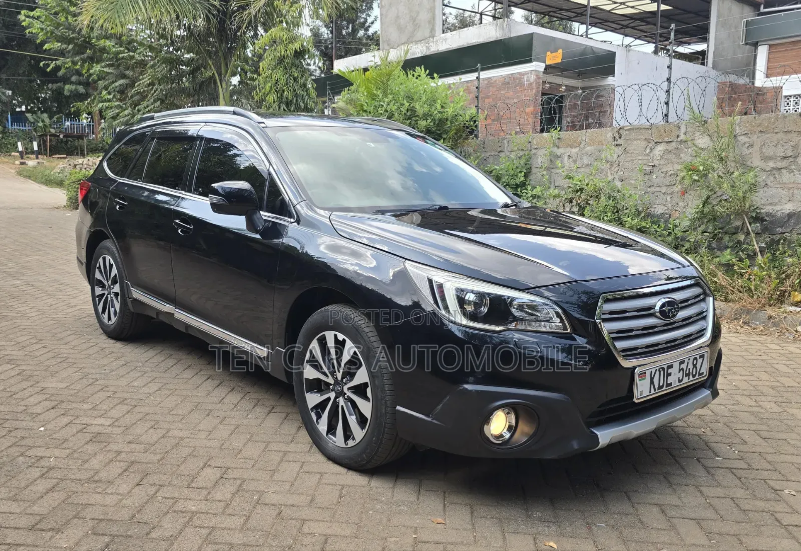 Subaru Outback 2017 Black