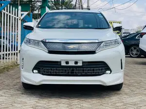 Toyota Harrier 2.0 2018 White