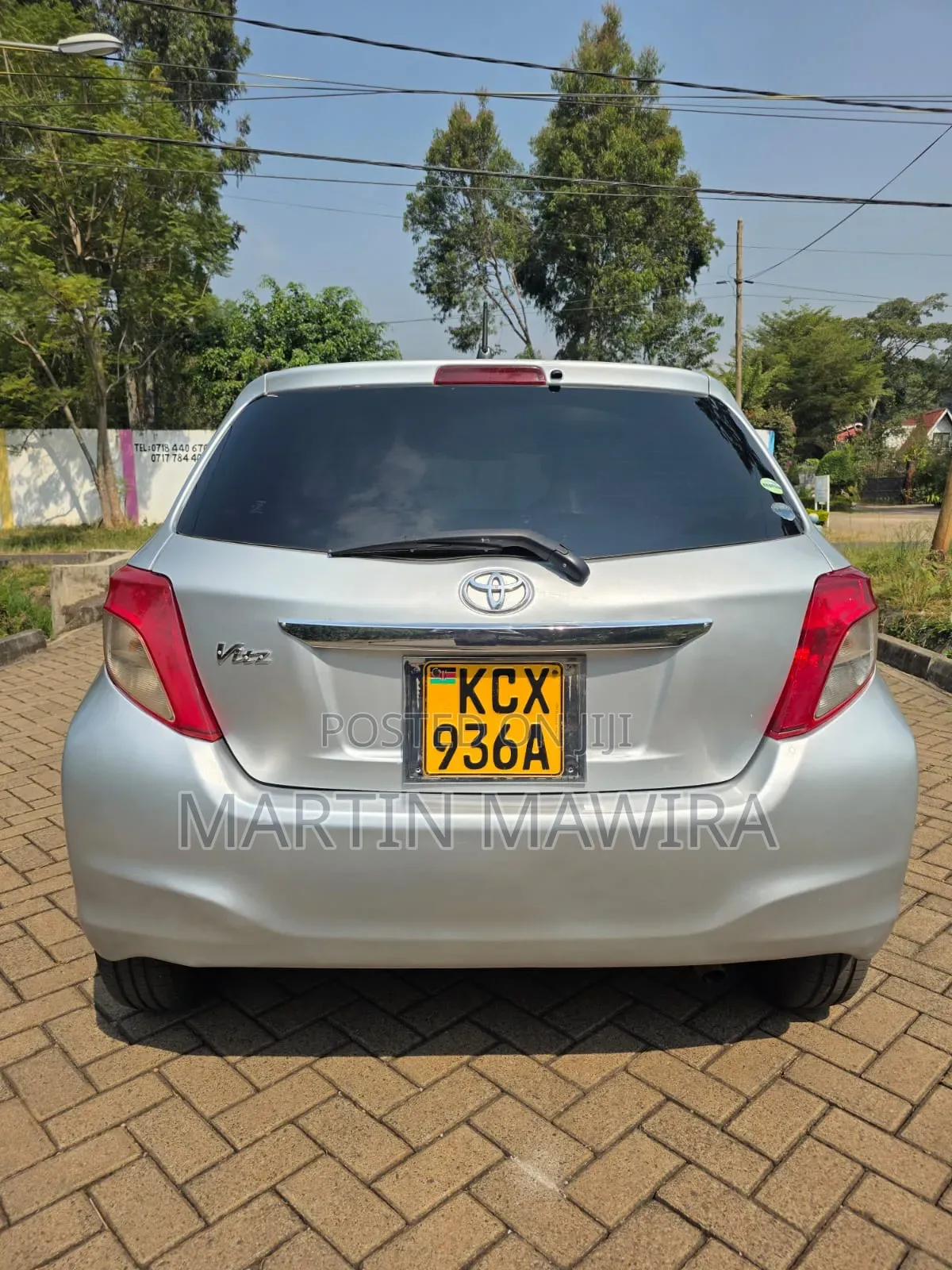 Toyota Vitz 2012 Silver