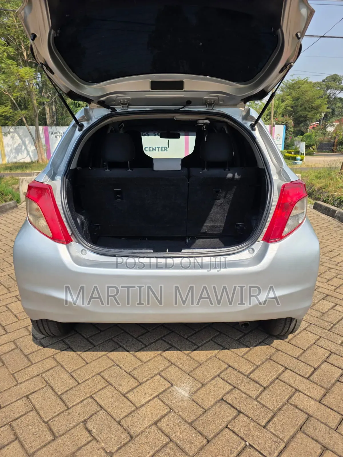Toyota Vitz 2012 Silver