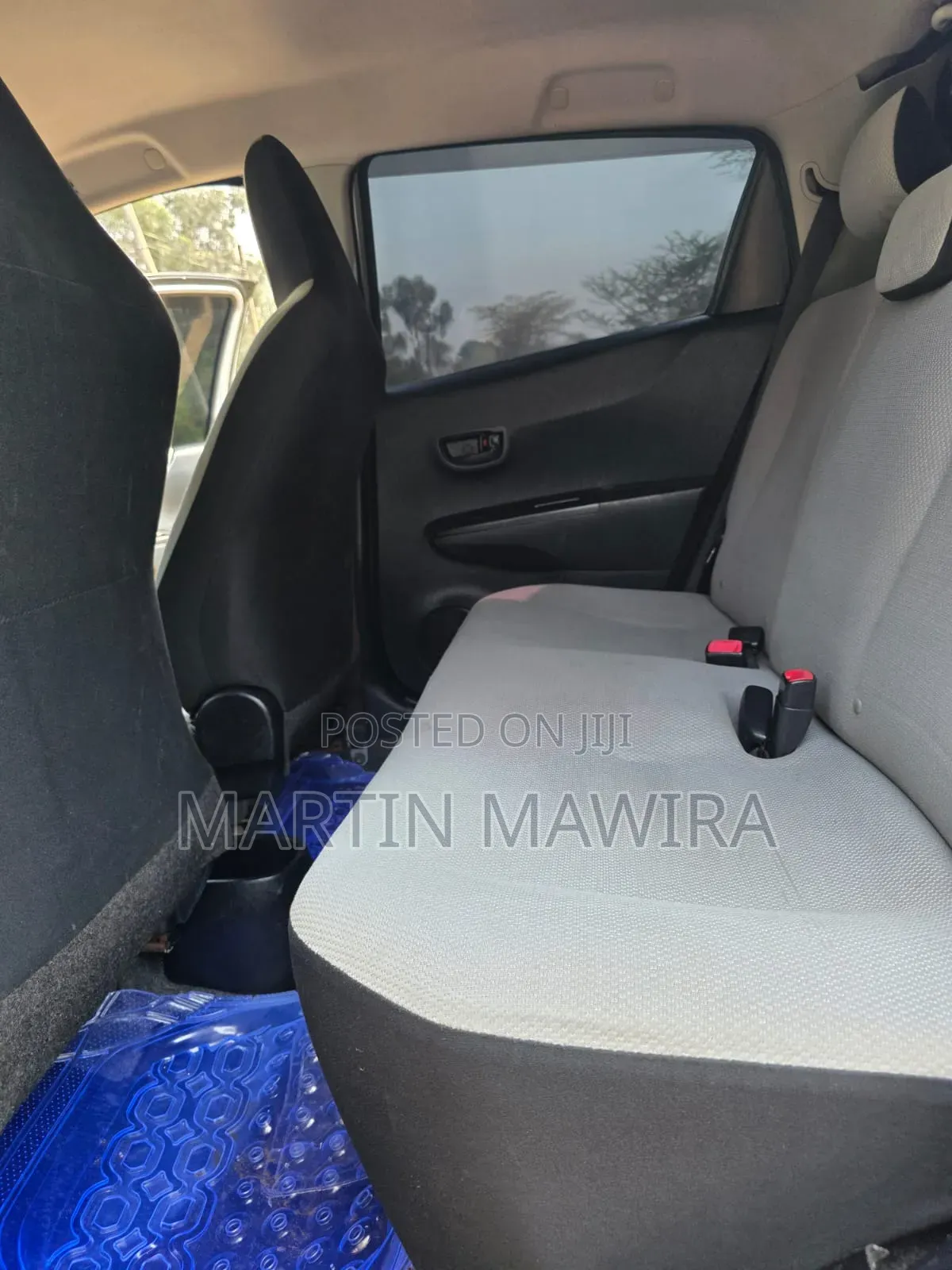 Toyota Vitz 2012 Silver