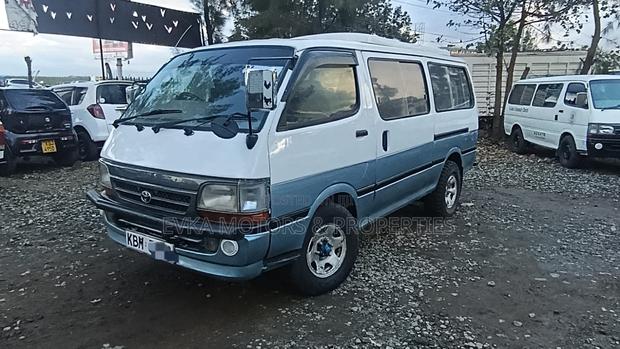 Toyota HiAce 2005 White - thumbnail 2