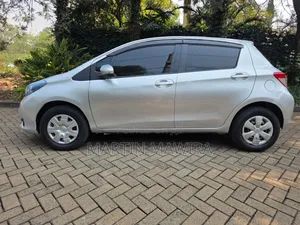 Toyota Vitz 2012 Silver