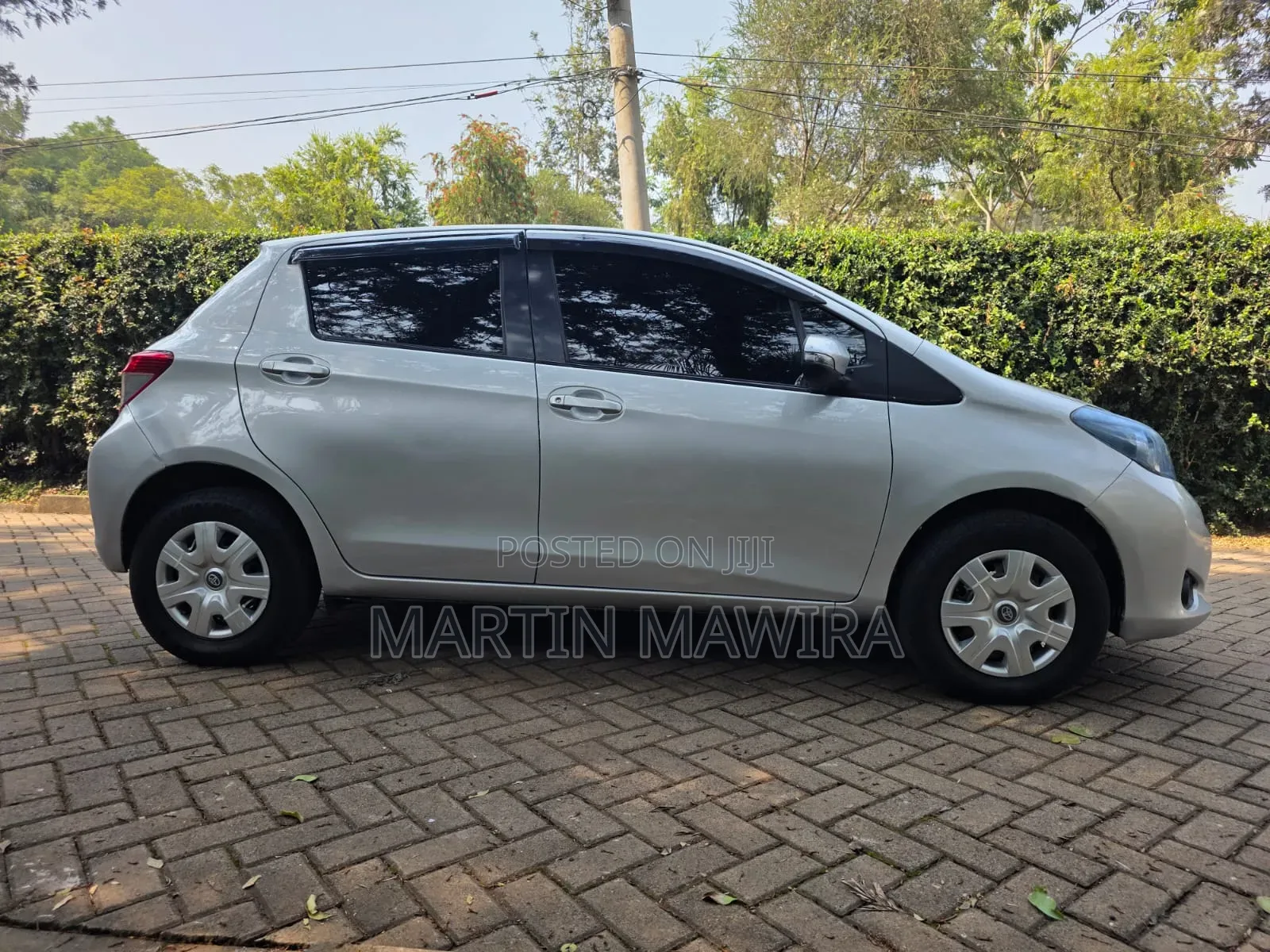 Toyota Vitz 2012 Silver