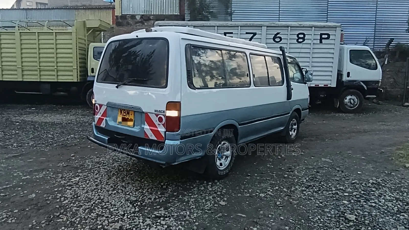 Toyota HiAce 2005 White