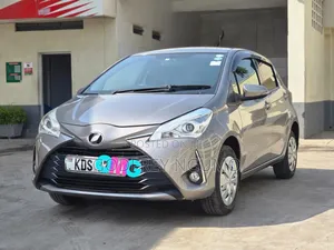 Toyota Vitz 2018 Gray