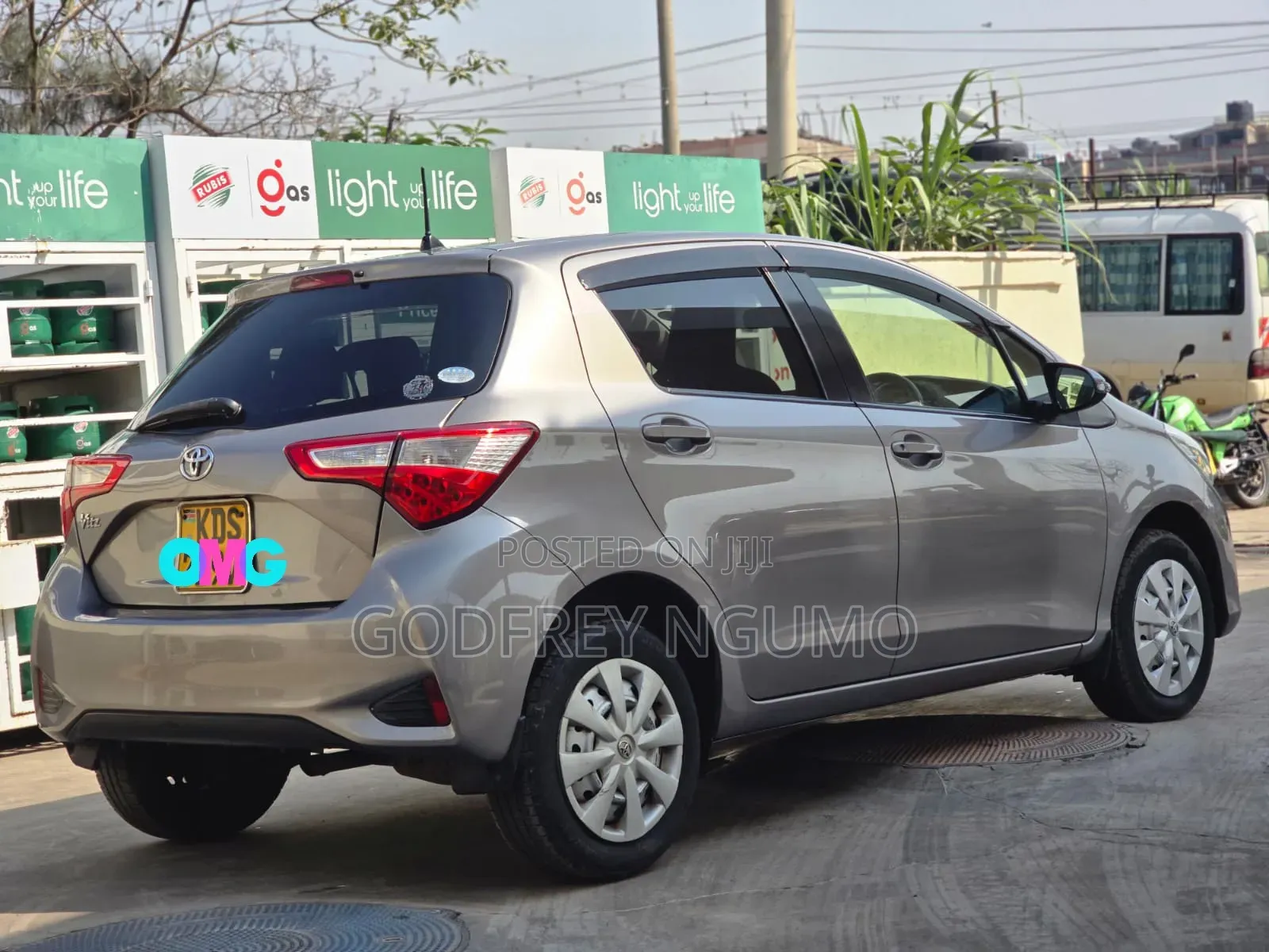 Toyota Vitz 2018 Gray