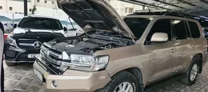 Toyota Land Cruiser 2017 Gold
