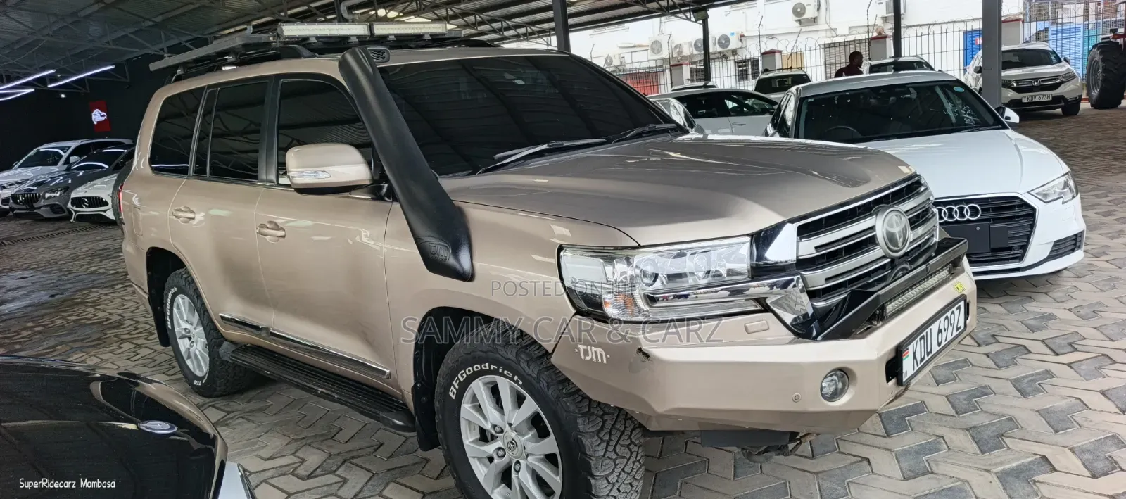 Toyota Land Cruiser 2017 Gold
