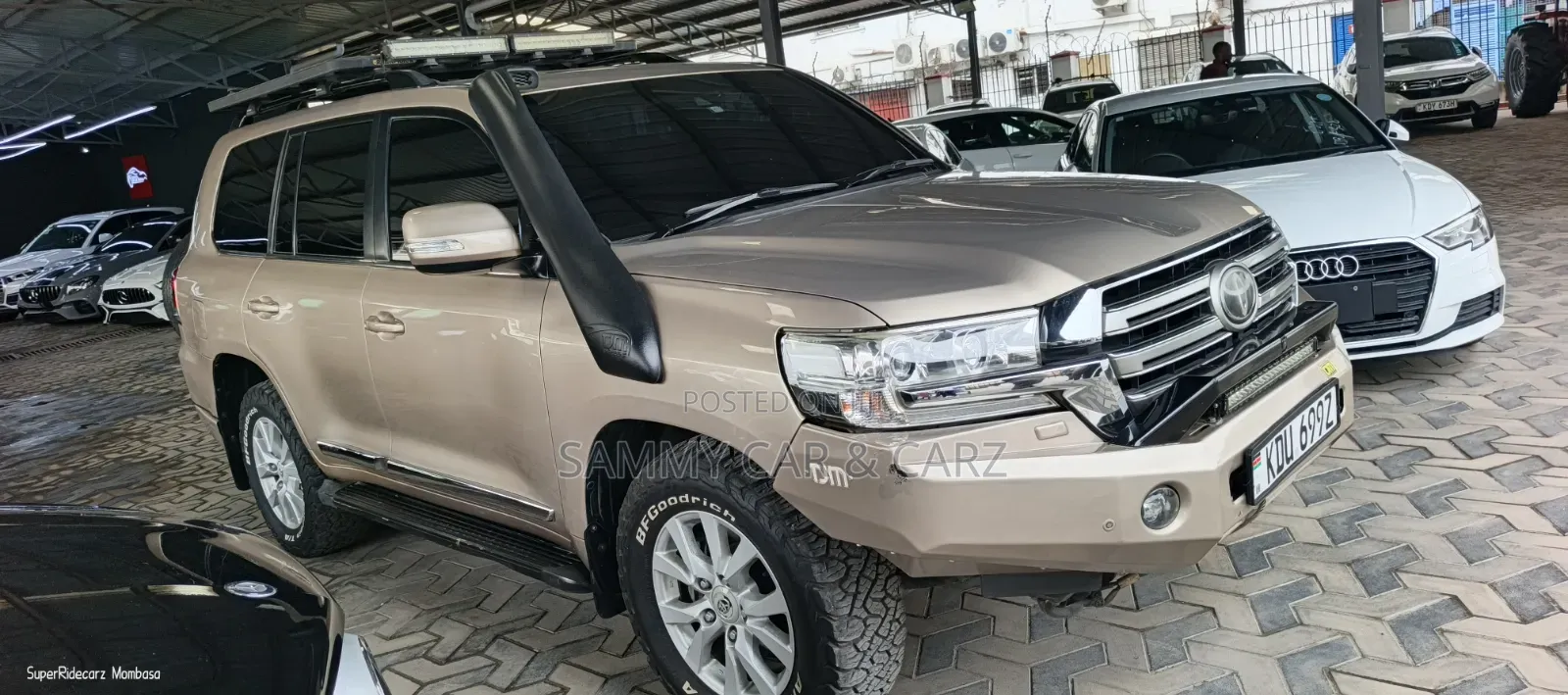 Toyota Land Cruiser 2017 Gold