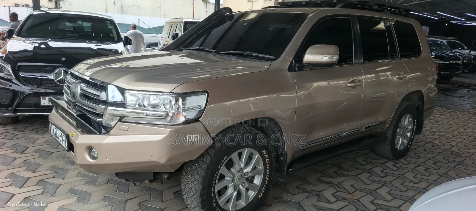 Toyota Land Cruiser 2017 Gold