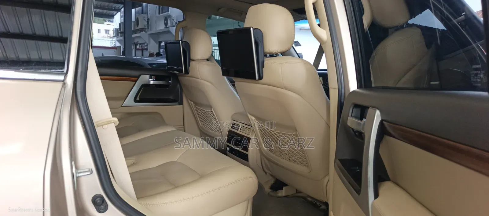 Toyota Land Cruiser 2017 Gold