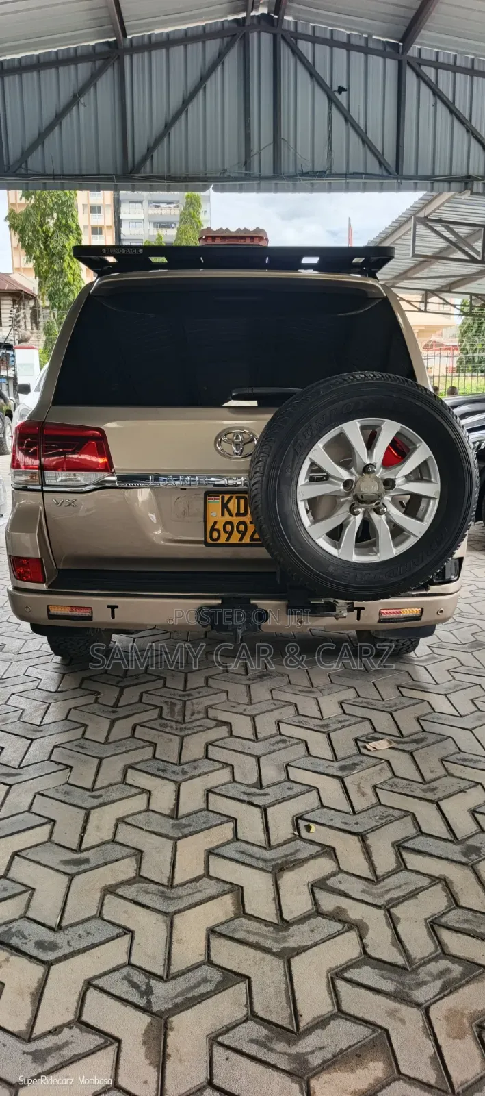 Toyota Land Cruiser 2017 Gold