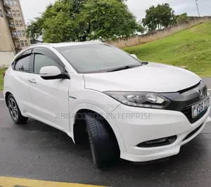 Honda Vezel 2017 White