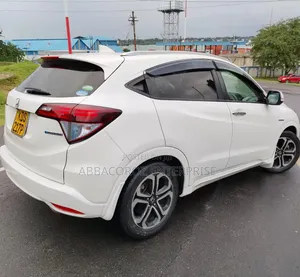 Honda Vezel 2017 White